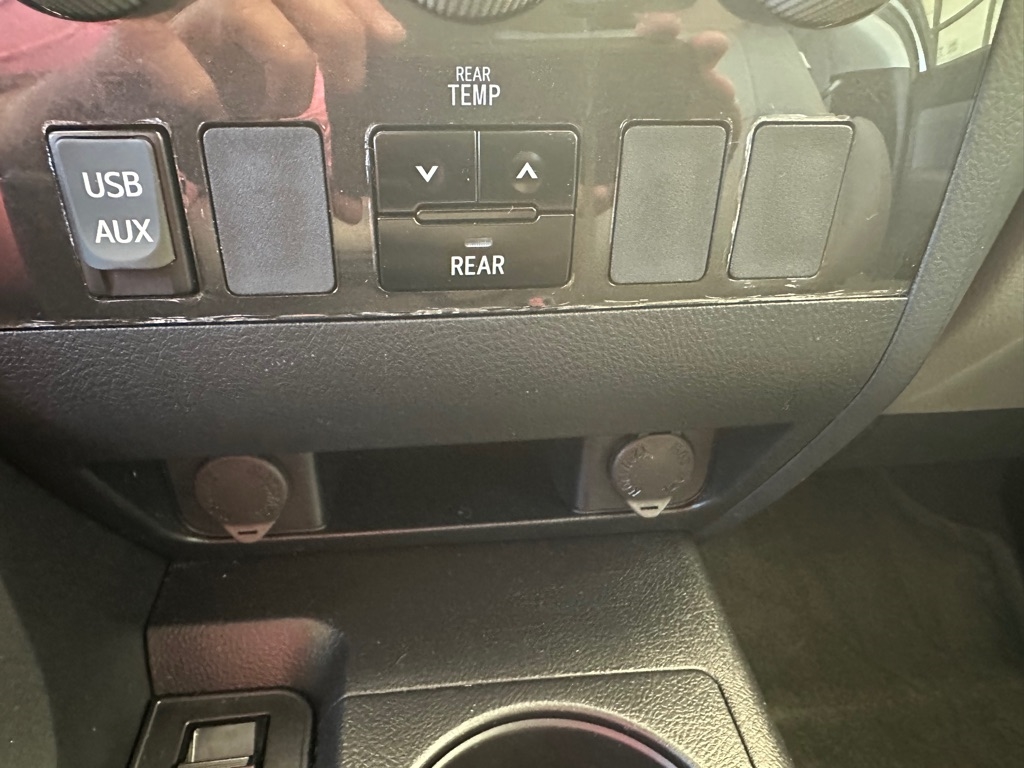 Toyota Sequoia SR5 5.7L 2WD 2019