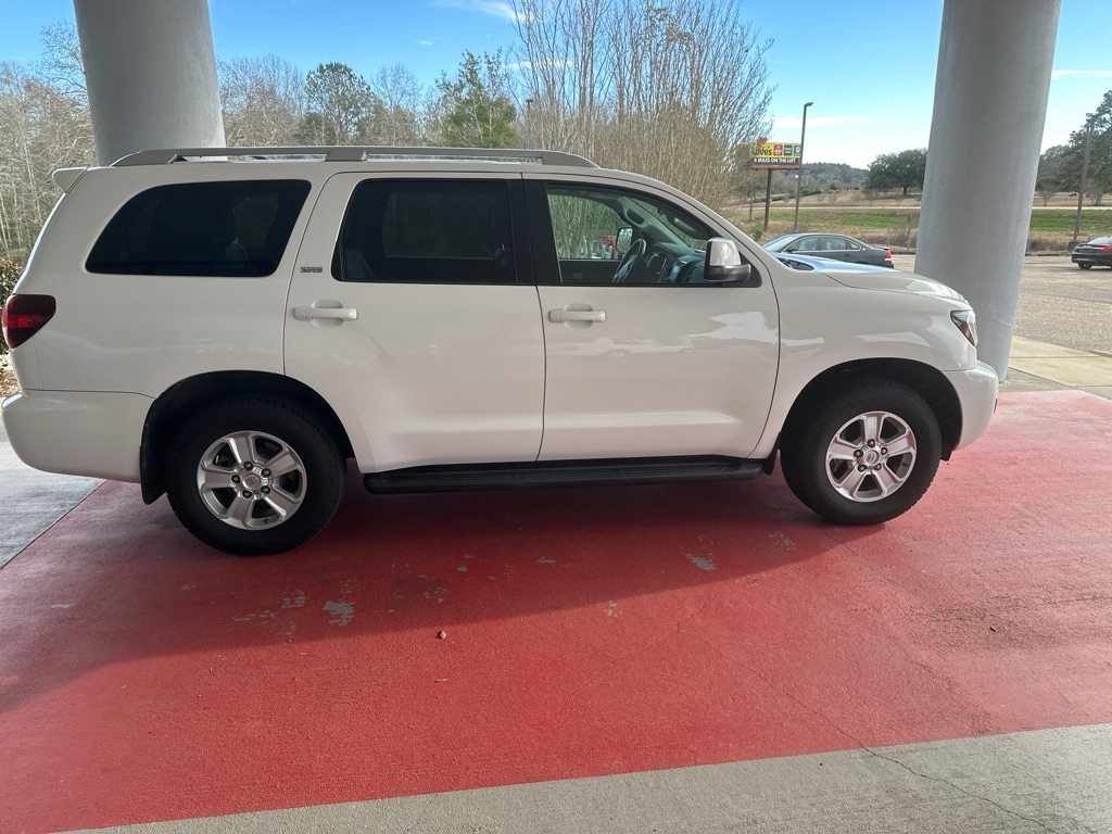 Toyota Sequoia SR5 5.7L 2WD 2019