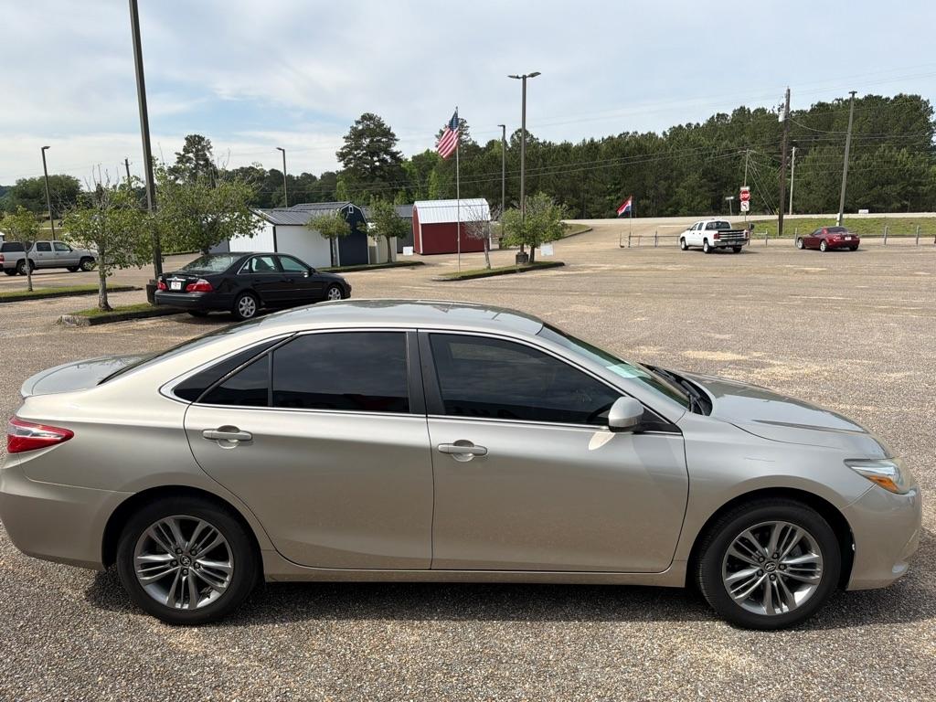 Toyota Camry SE 2017