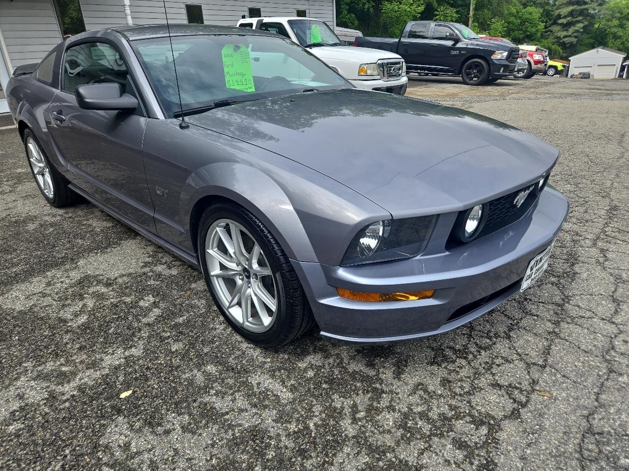 Ford Mustang 2dr Cpe GT Deluxe 2006