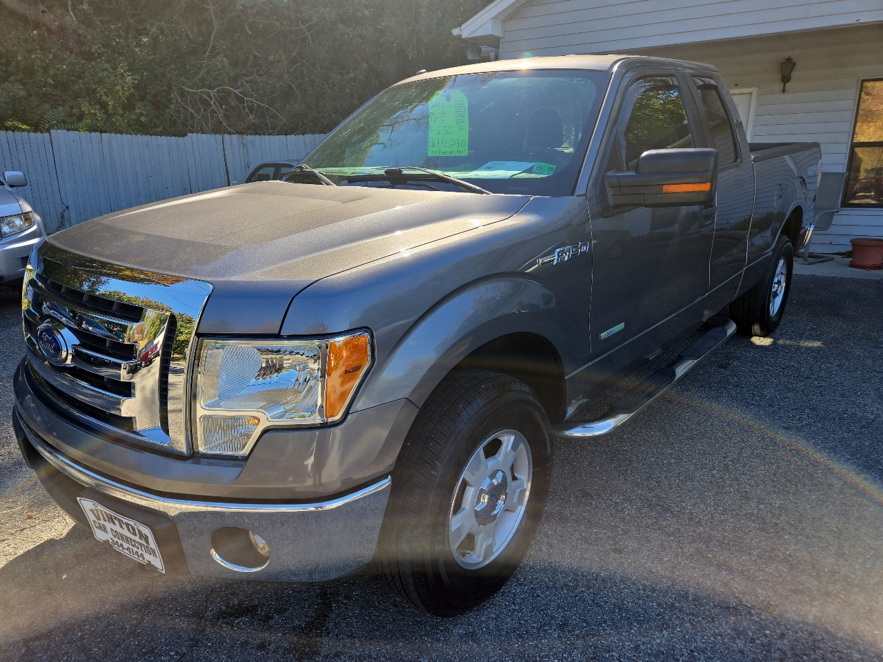 2012 Ford F-150 4WD SuperCab 145" Lariat