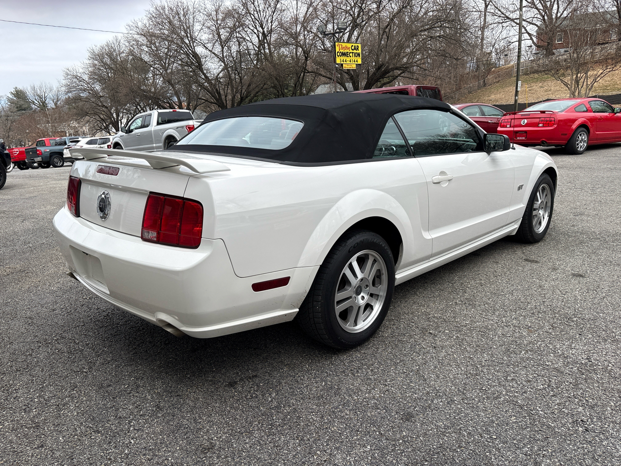 Ford Mustang 2dr Conv GT Deluxe 2005