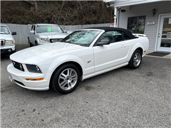 2005 Ford Mustang 