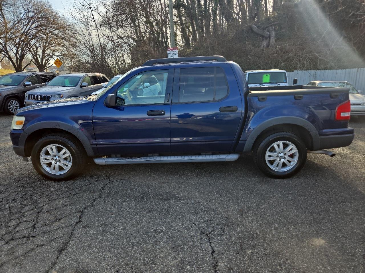 Ford Explorer Sport Trac 4WD 4dr V6 XLT 2008