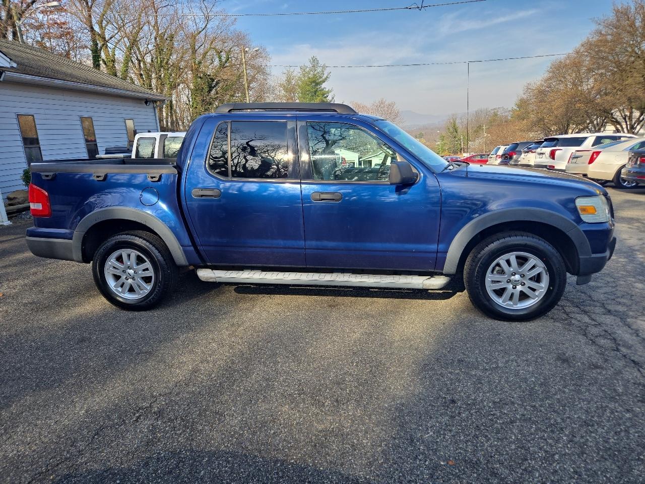 Ford Explorer Sport Trac 4WD 4dr V6 XLT 2008