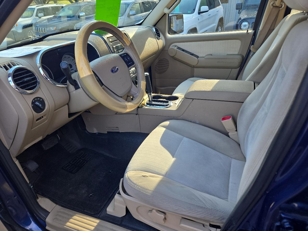 Ford Explorer Sport Trac 4WD 4dr V6 XLT 2008