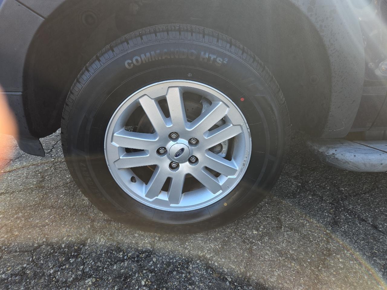 Ford Explorer Sport Trac 4WD 4dr V6 XLT 2008