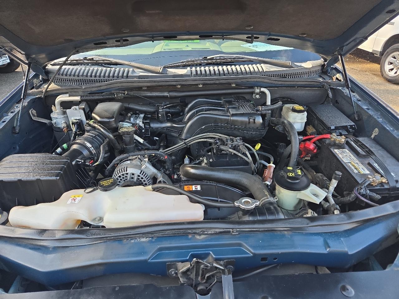 Ford Explorer Sport Trac 4WD 4dr V6 XLT 2008