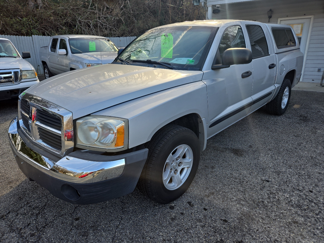 2005 Dodge Dakota 4dr Quad Cab 131" WB SLT