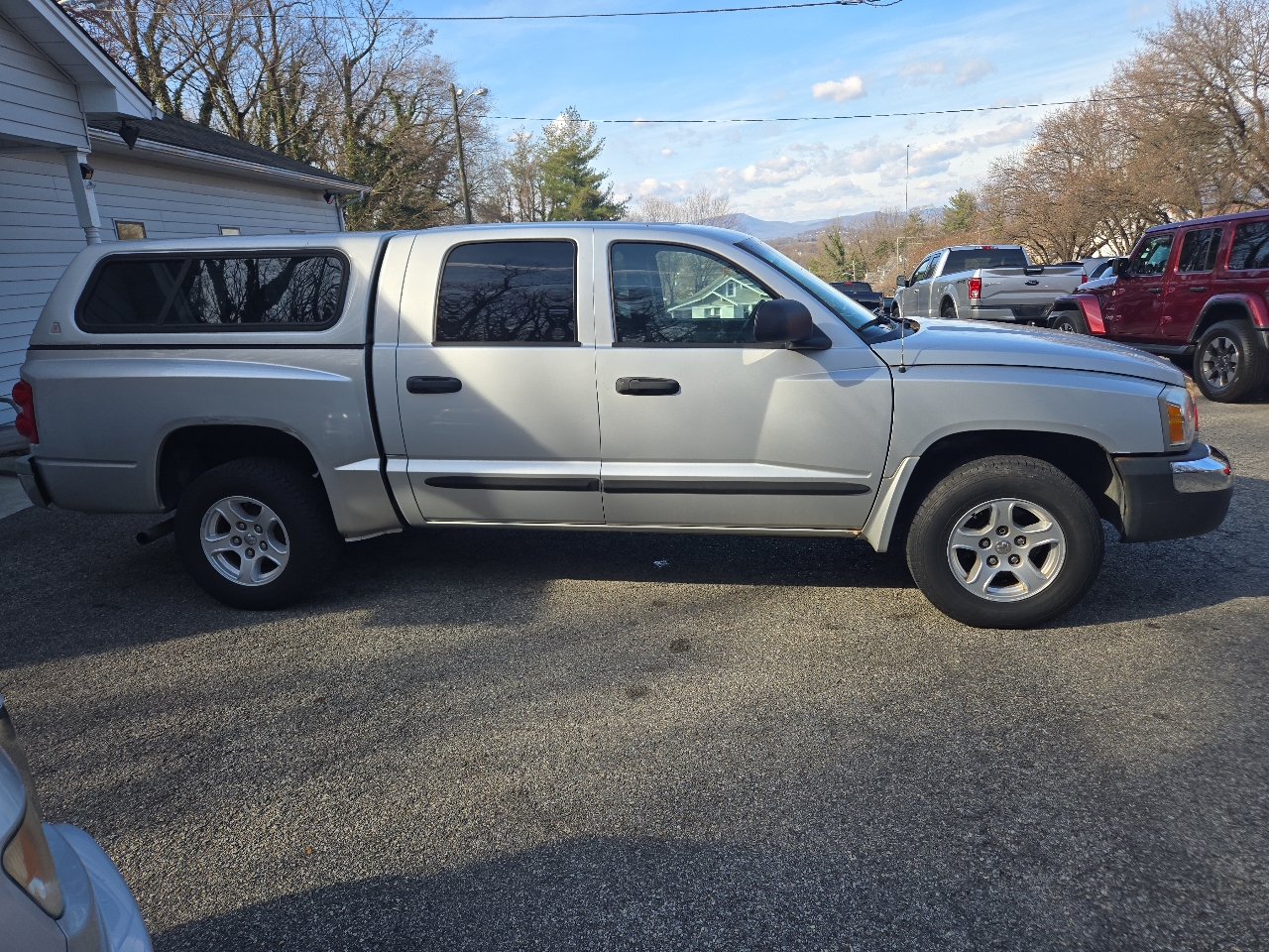 Dodge Dakota 4dr Quad Cab 131" WB SLT 2005