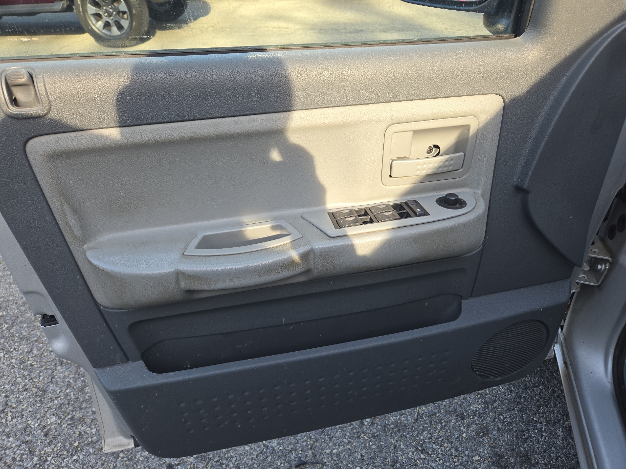 Dodge Dakota 4dr Quad Cab 131" WB SLT 2005