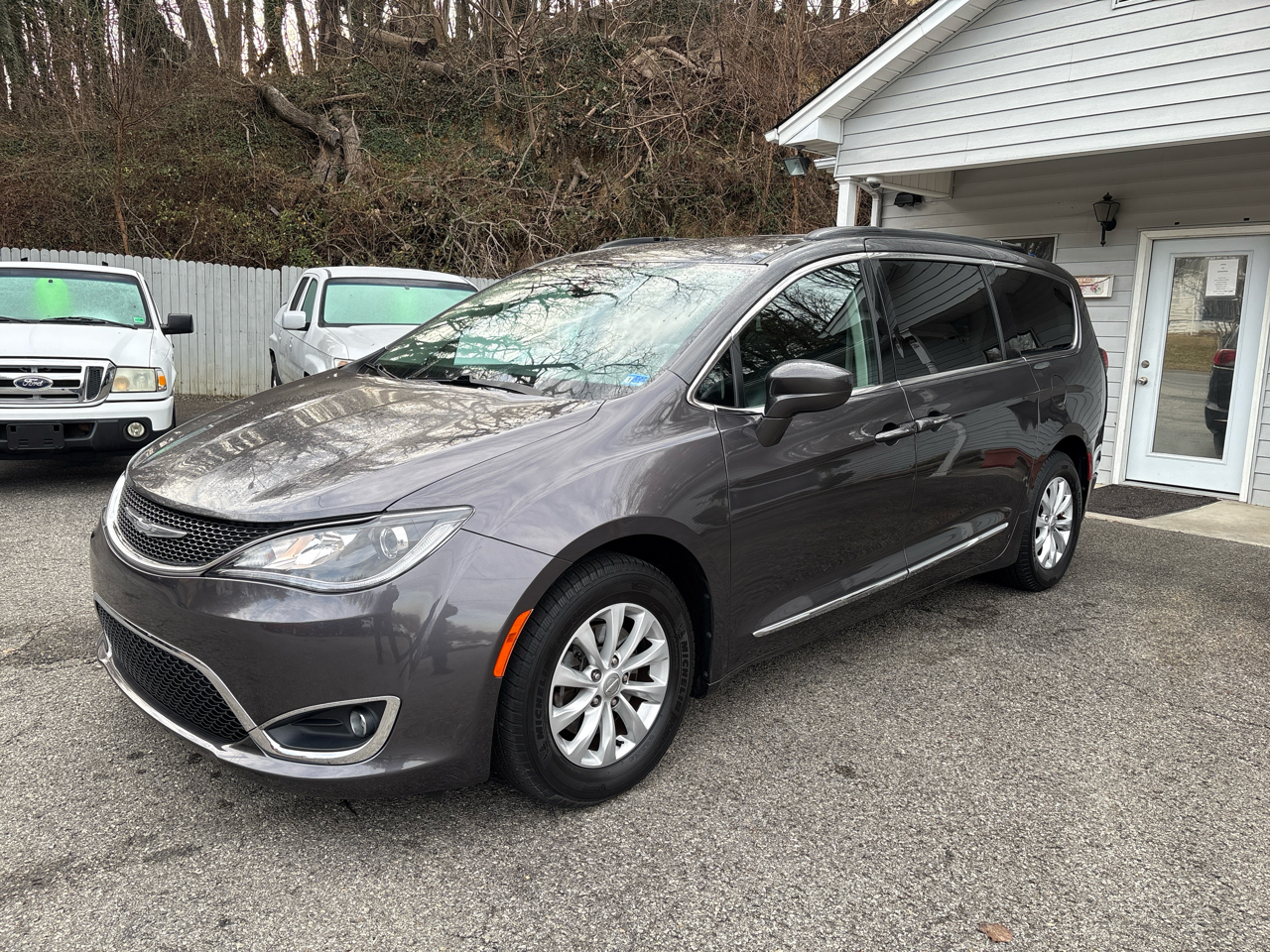2017 Chrysler Pacifica Touring-L FWD