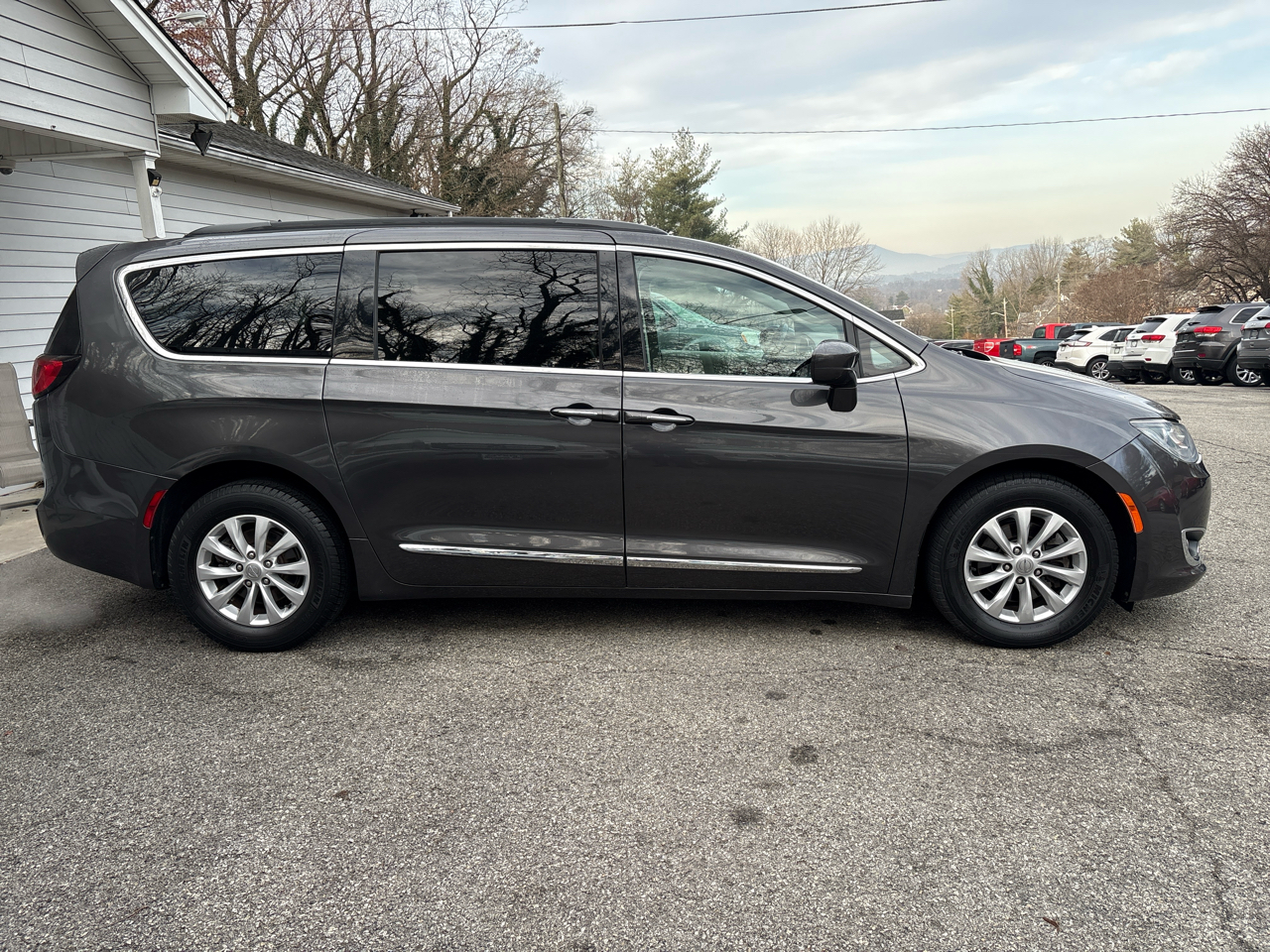 Chrysler Pacifica Touring-L FWD 2017