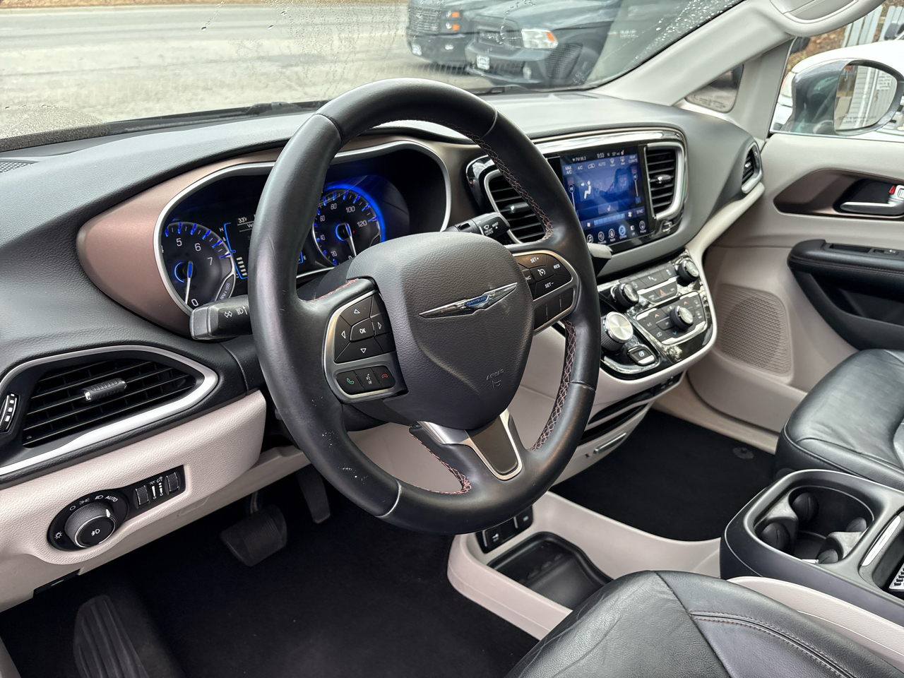 Chrysler Pacifica Touring-L FWD 2017