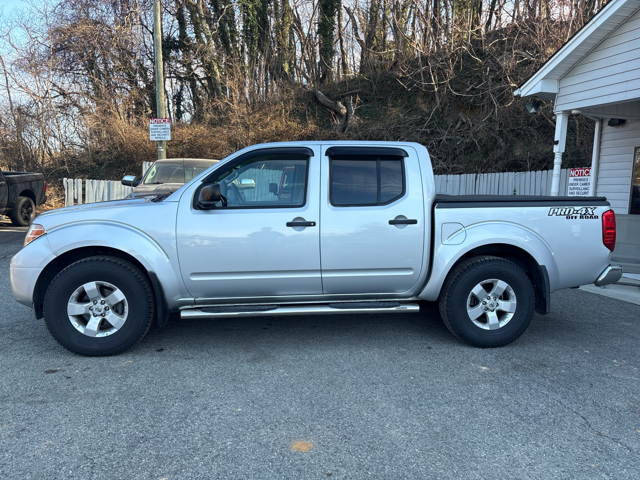 Nissan Frontier 4WD Crew Cab SWB Auto SV 2012