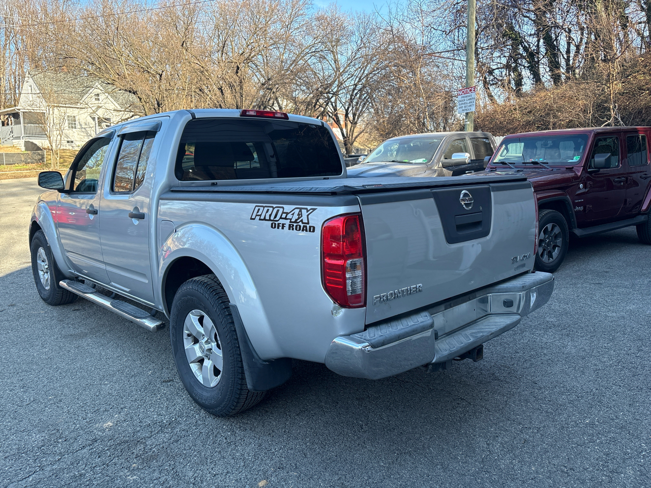 Nissan Frontier 4WD Crew Cab SWB Auto SV 2012