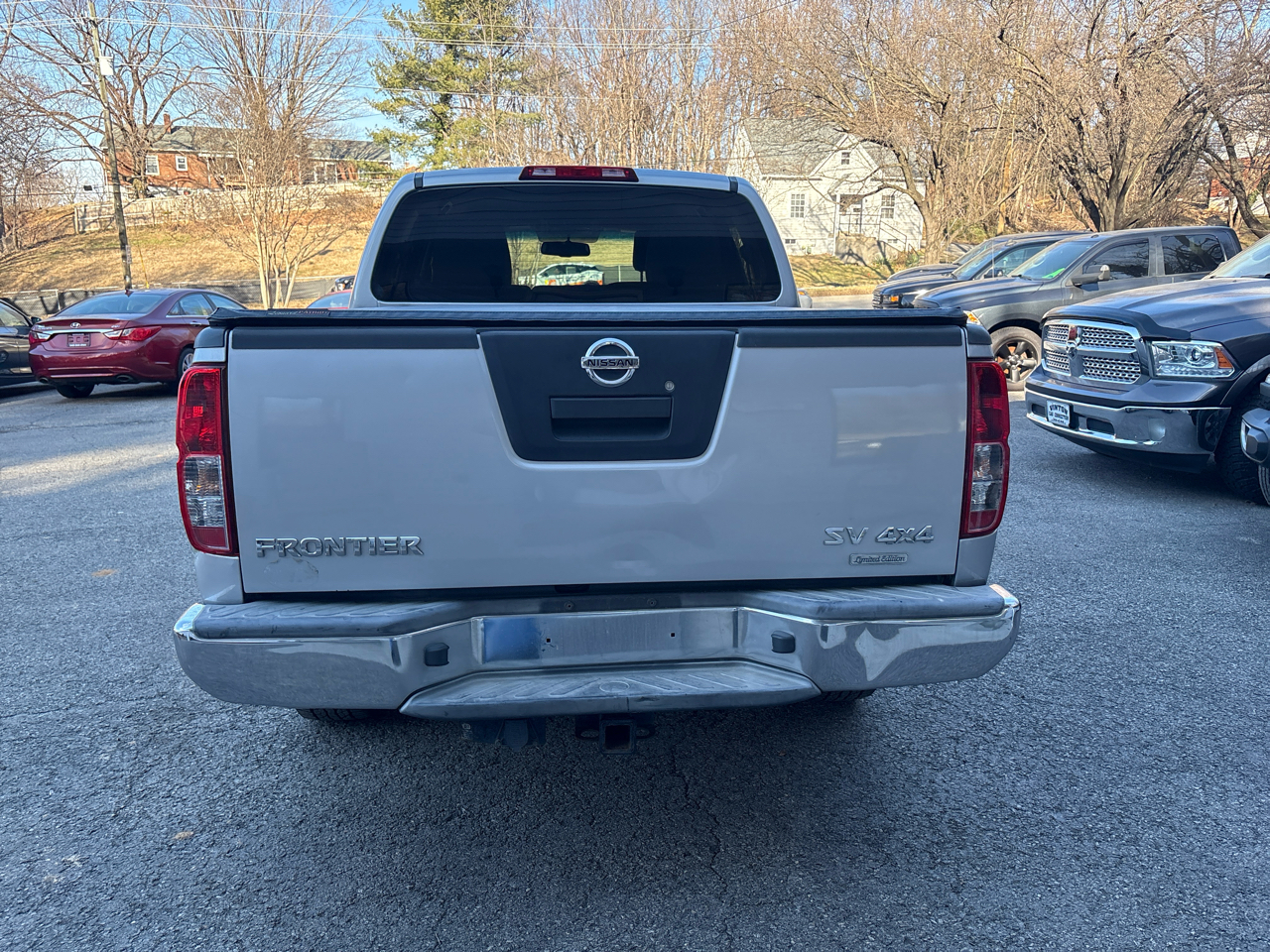 Nissan Frontier 4WD Crew Cab SWB Auto SV 2012