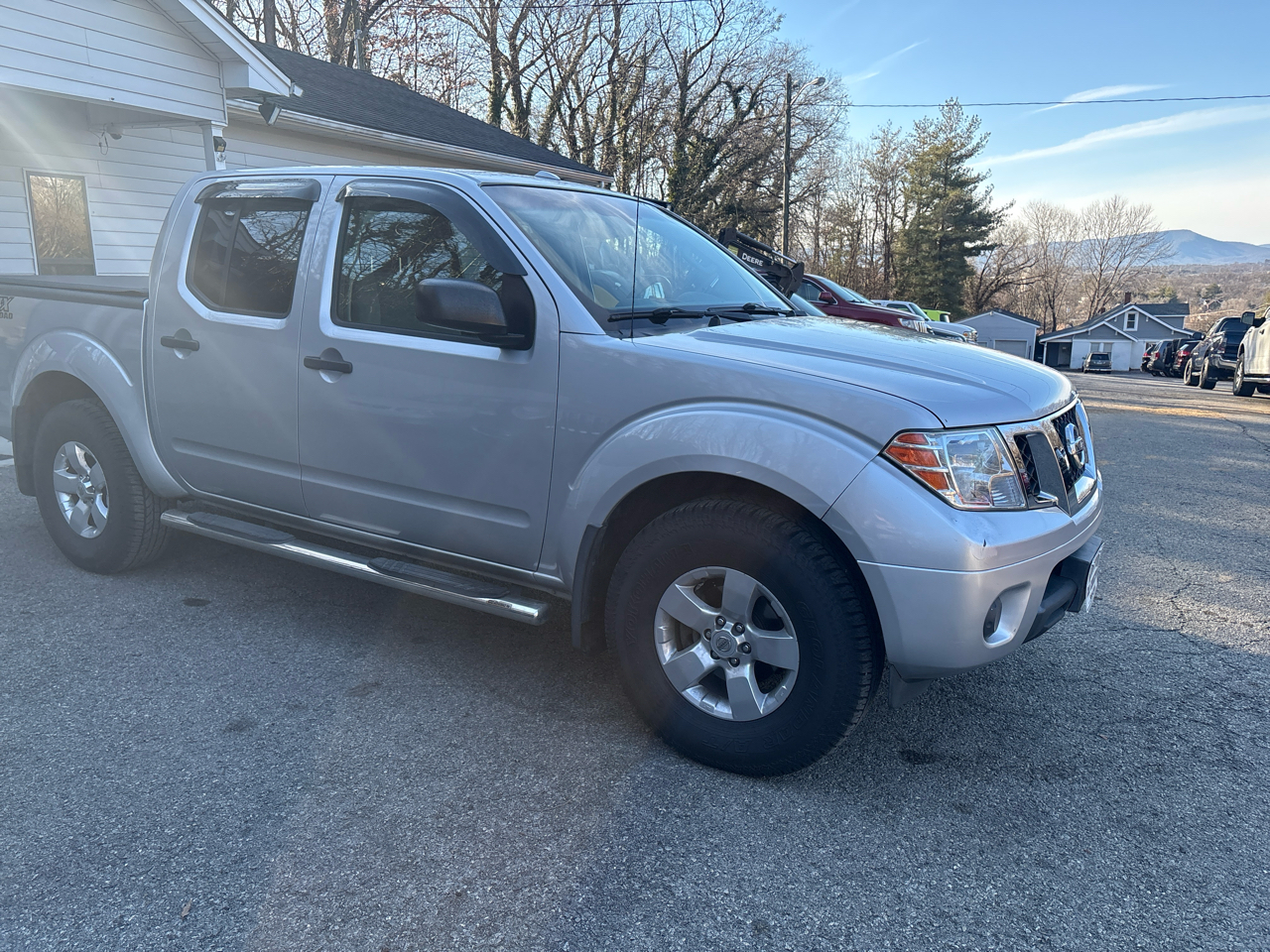 Nissan Frontier 4WD Crew Cab SWB Auto SV 2012