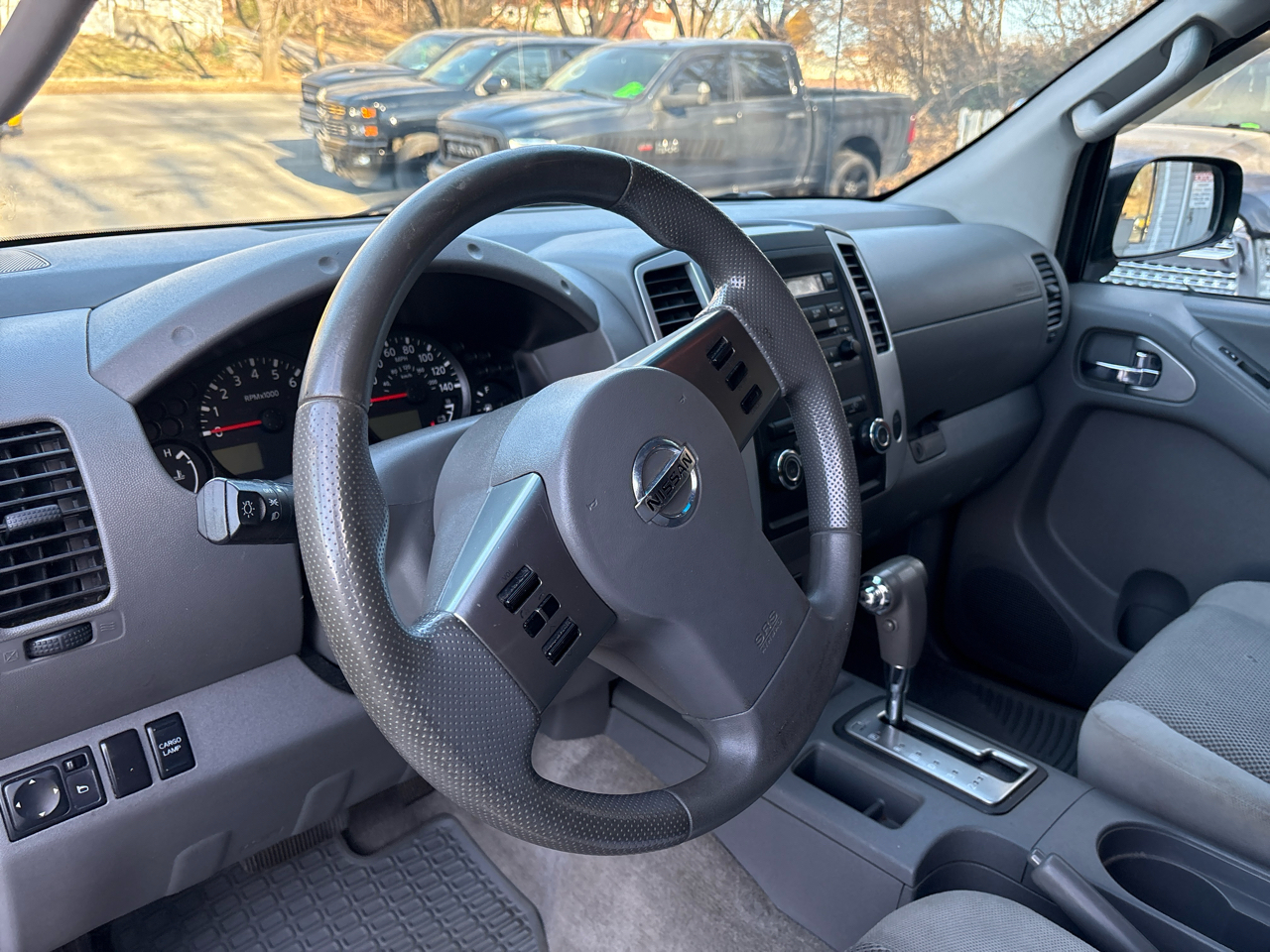 Nissan Frontier 4WD Crew Cab SWB Auto SV 2012