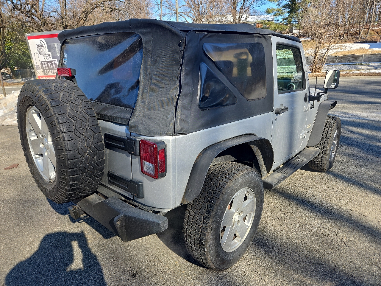 Jeep Wrangler 4WD 2dr Sahara 2009