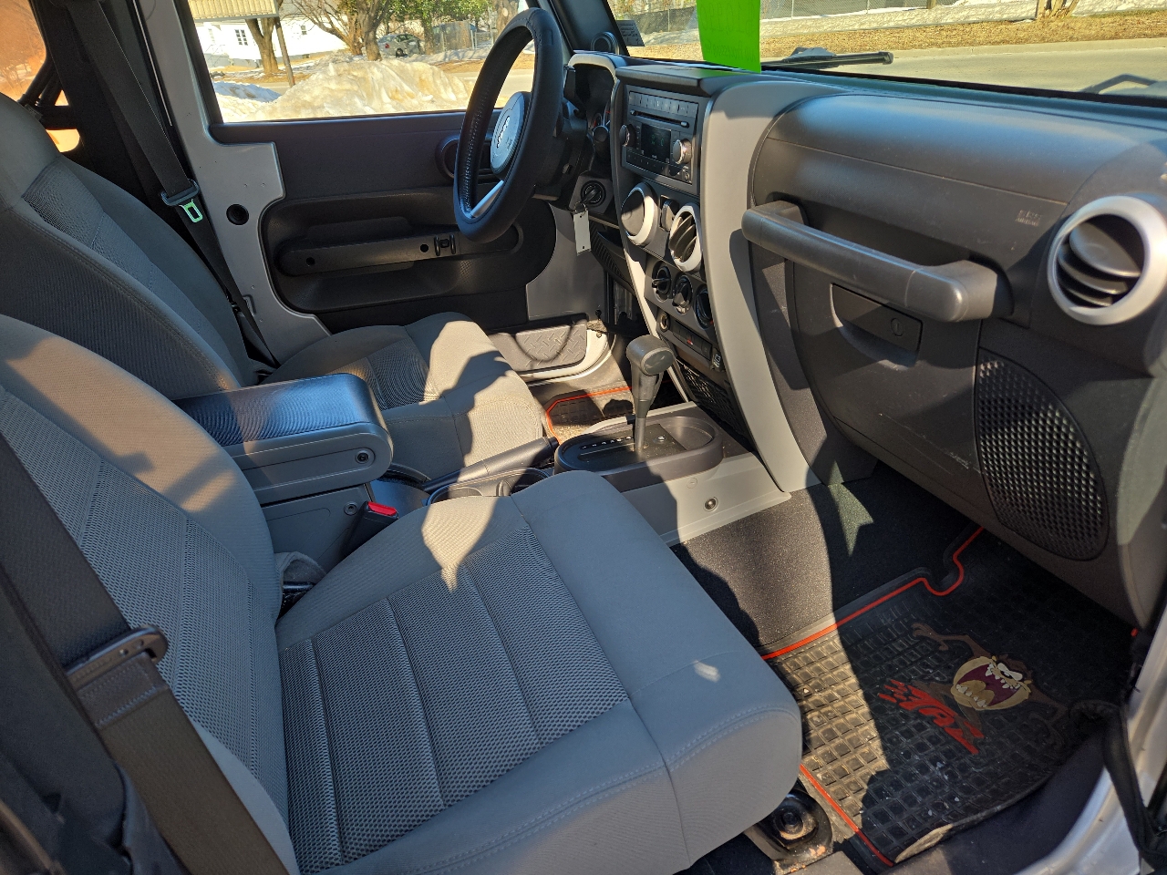 Jeep Wrangler 4WD 2dr Sahara 2009