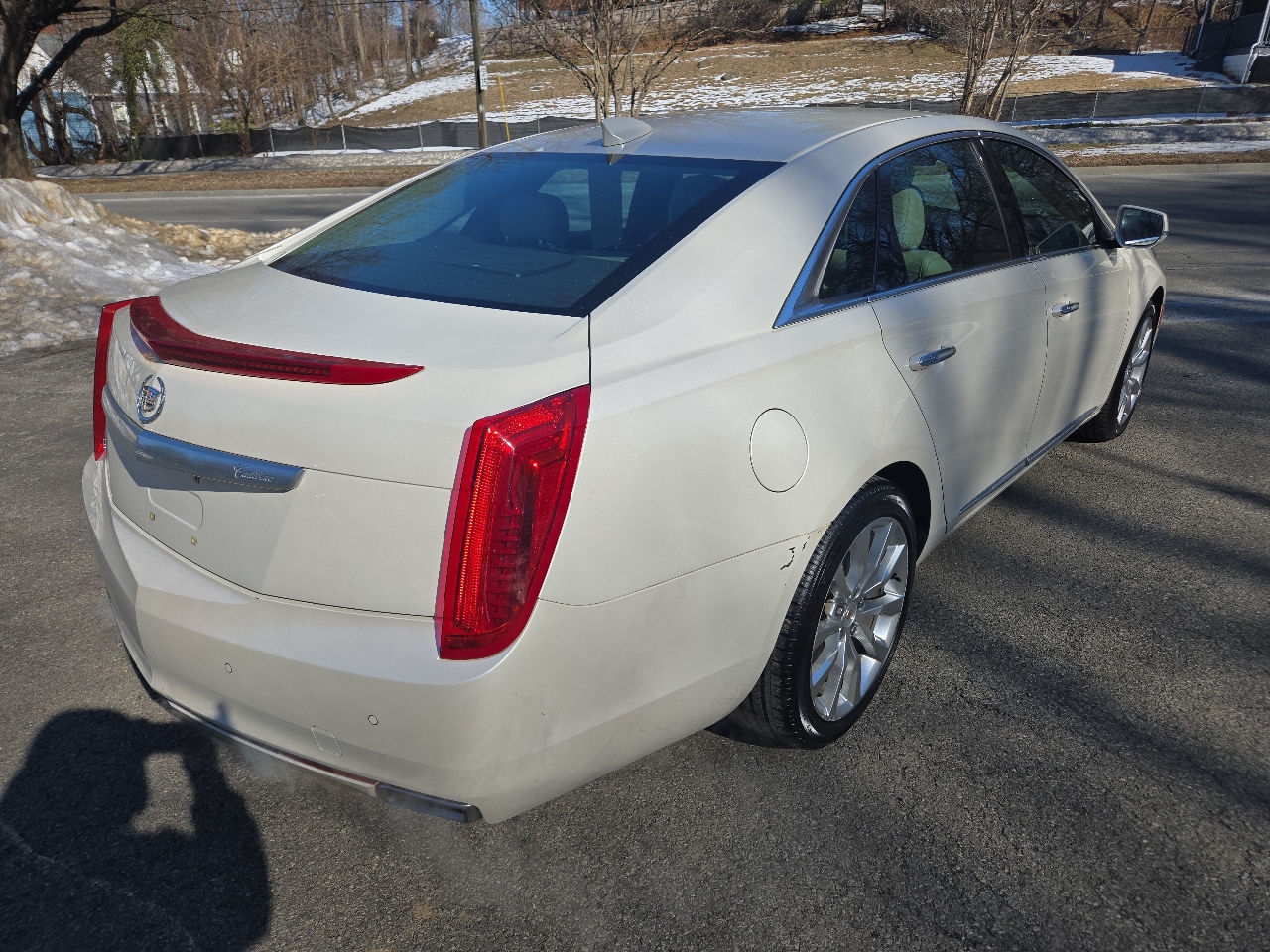 Cadillac XTS 4dr Sdn Luxury FWD 2015