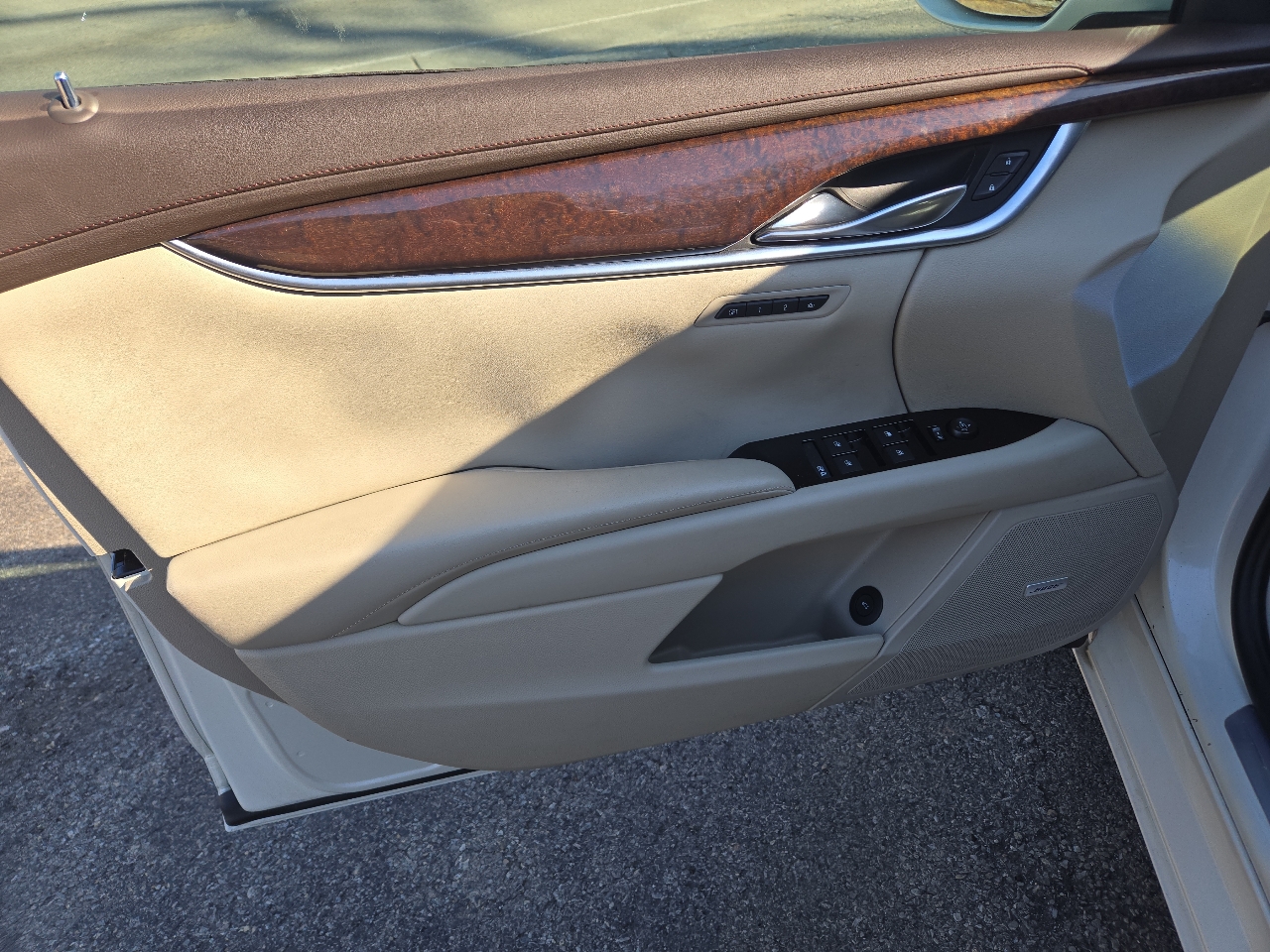 Cadillac XTS 4dr Sdn Luxury FWD 2015