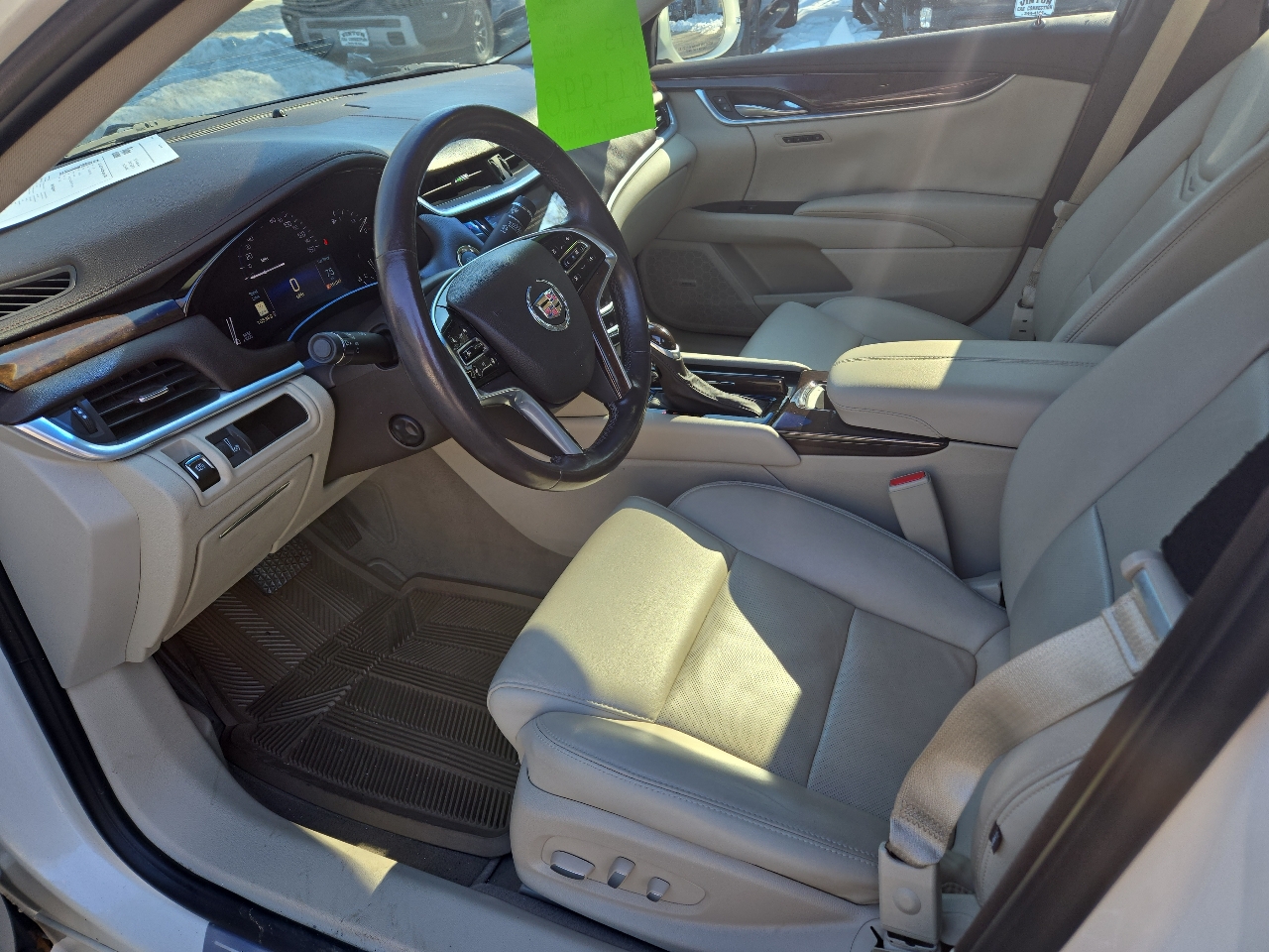 Cadillac XTS 4dr Sdn Luxury FWD 2015