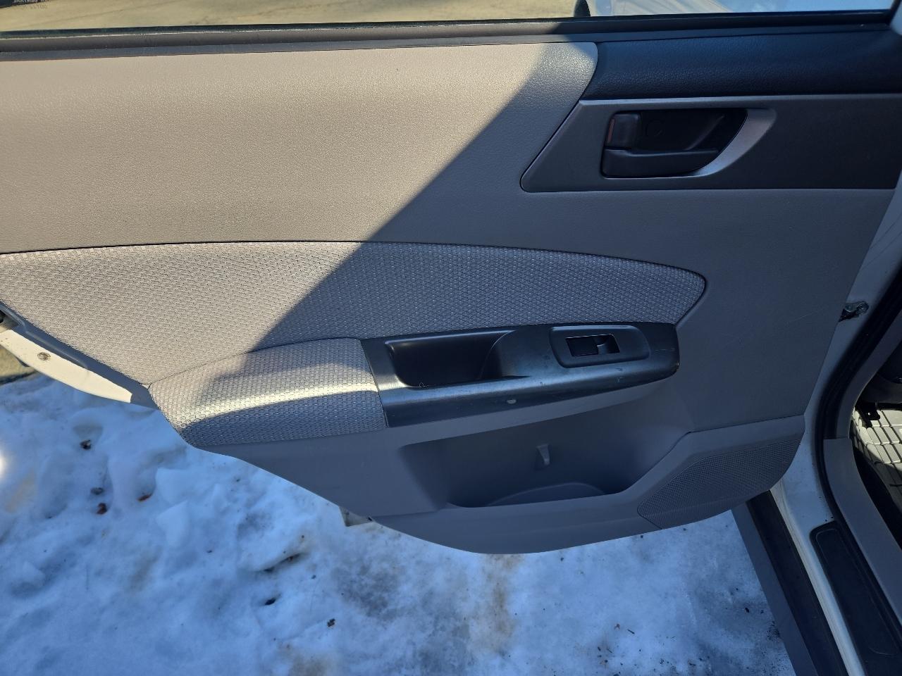 Subaru Forester 4dr Auto 2.5X 2012