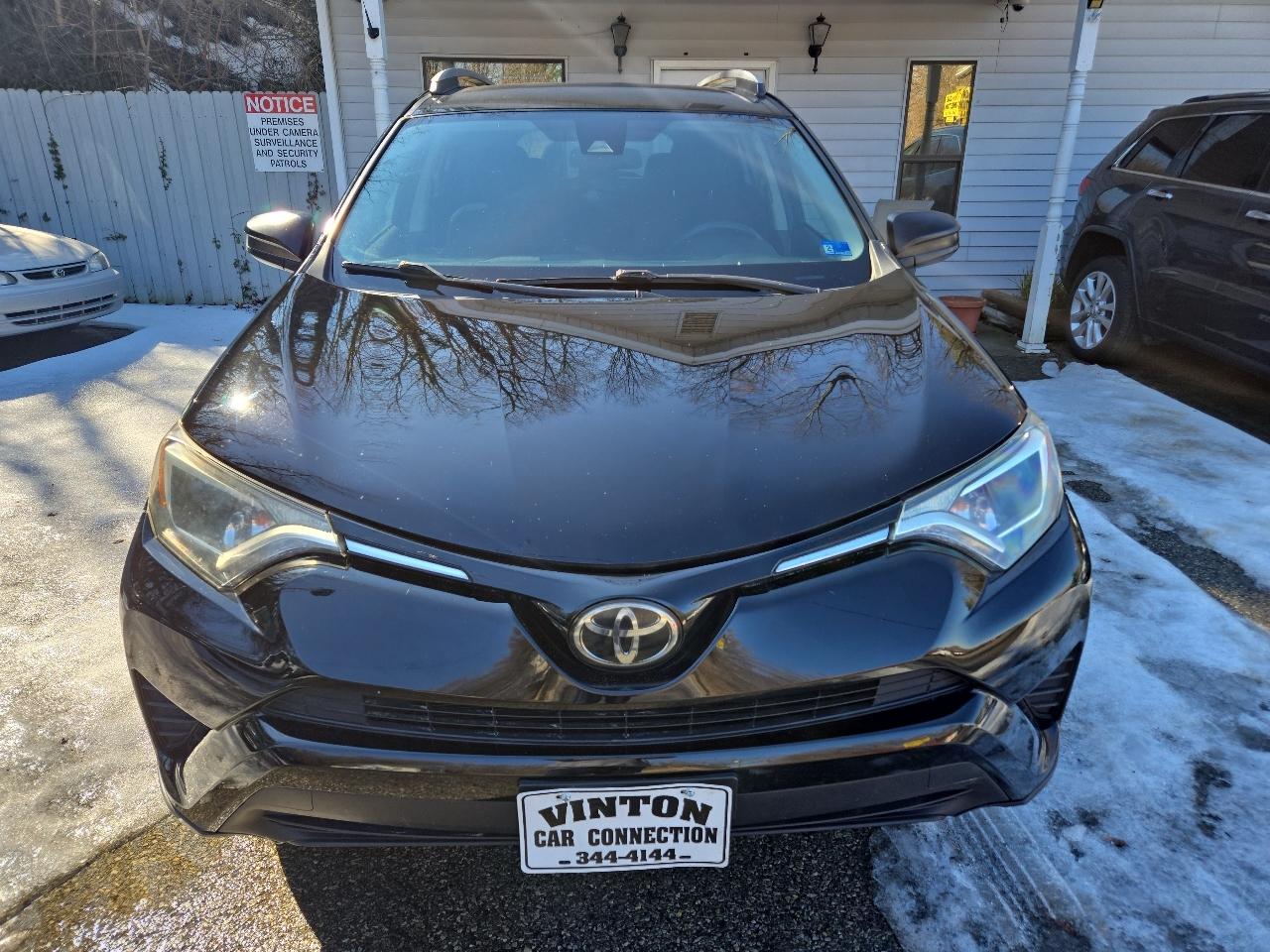 Toyota RAV4 LE AWD (Natl) 2018