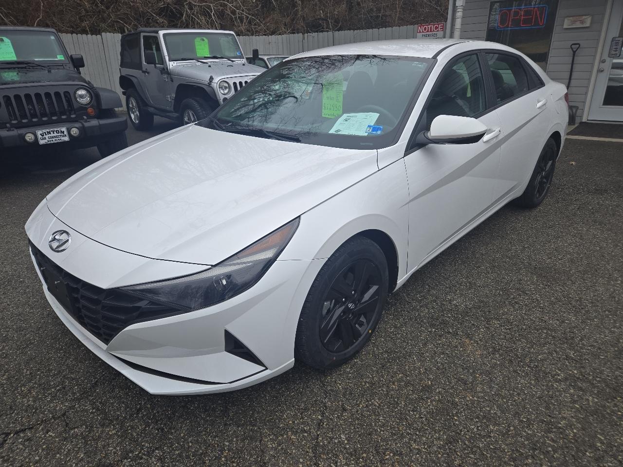 2022 Hyundai Elantra SEL IVT