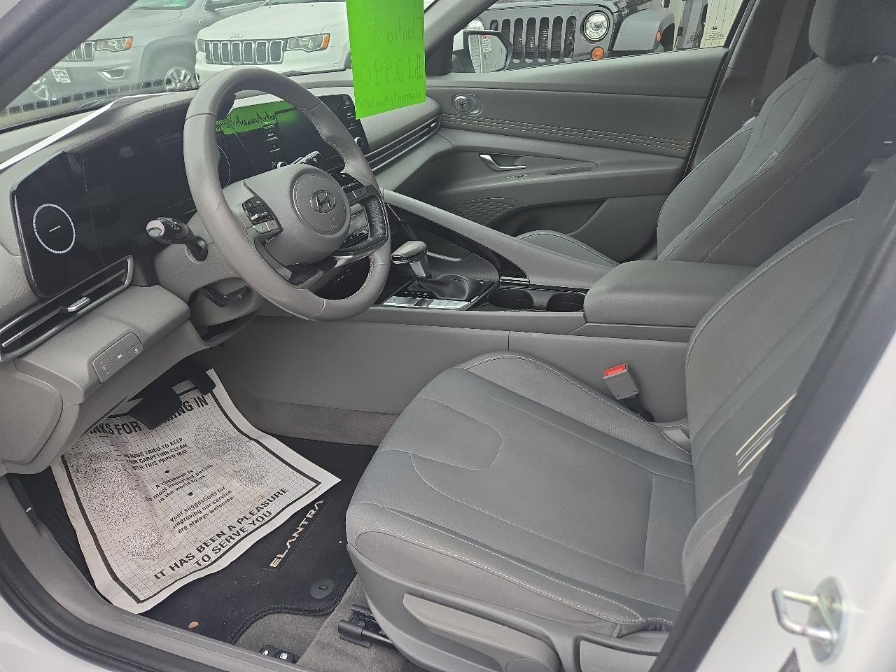 Hyundai Elantra SEL IVT 2022