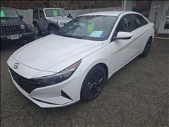 2022 Hyundai Elantra 