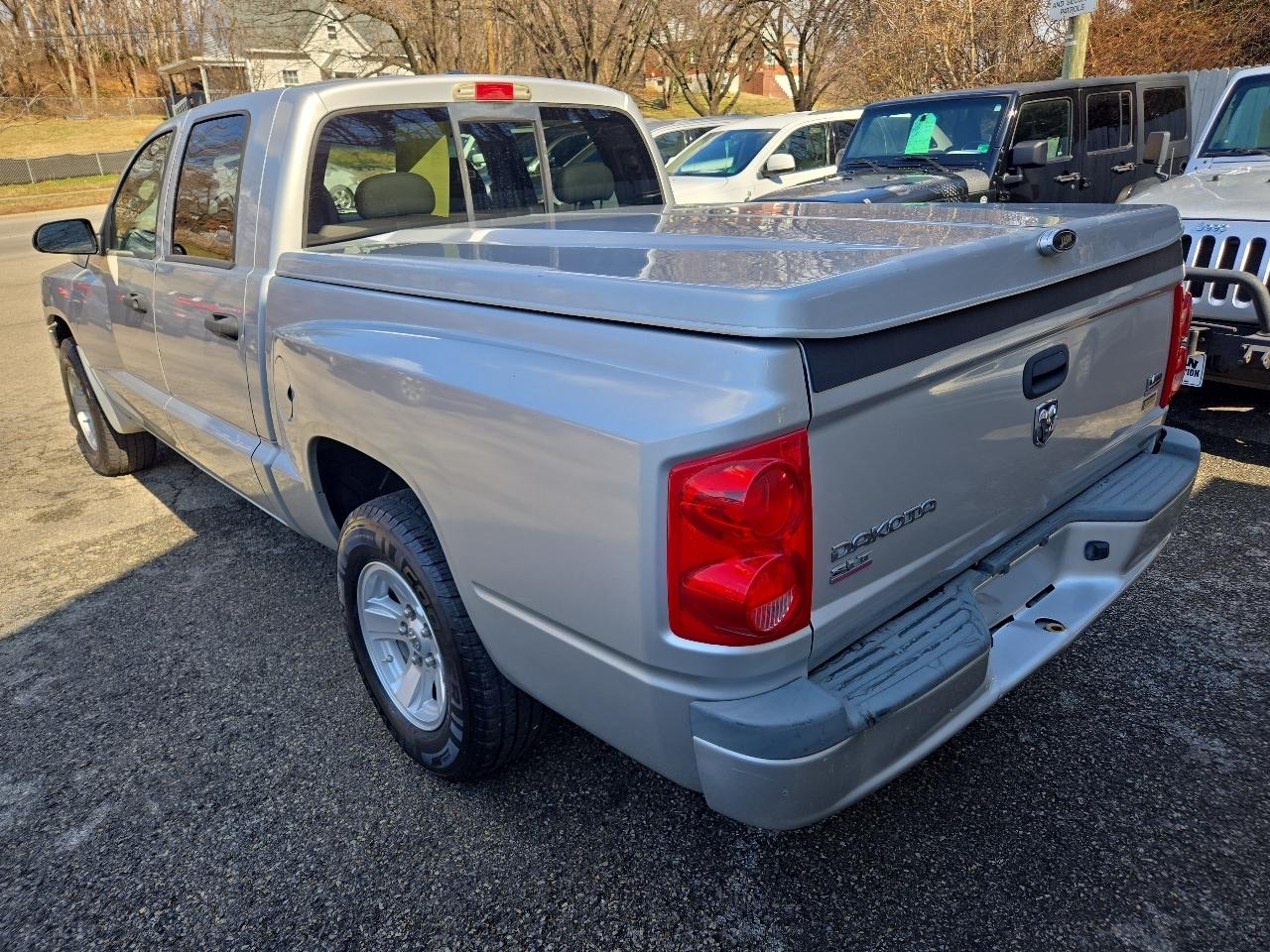 Dodge Dakota 2WD Crew Cab SLT 2008