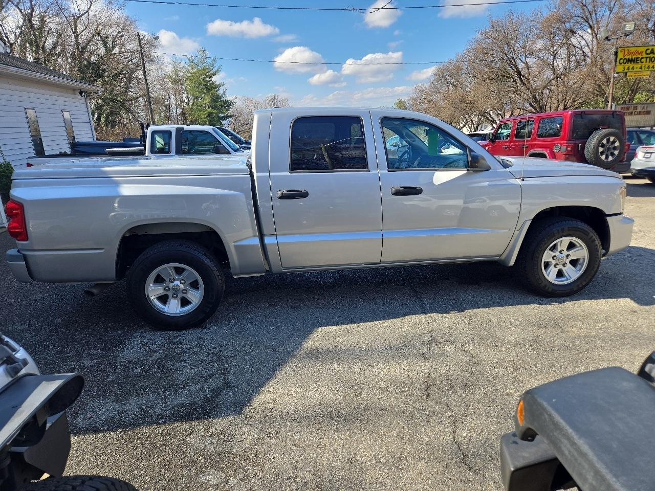 Dodge Dakota 2WD Crew Cab SLT 2008