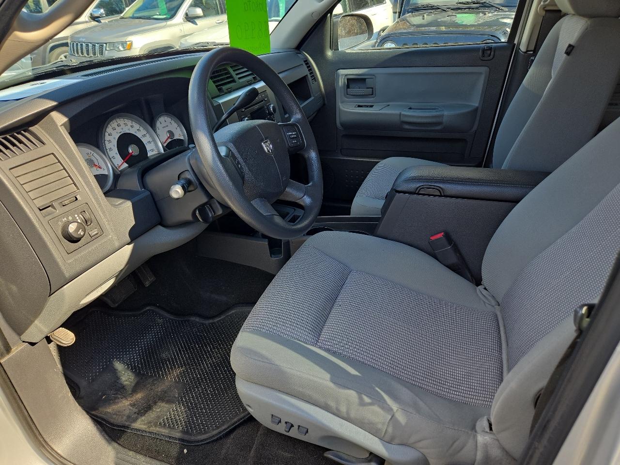 Dodge Dakota 2WD Crew Cab SLT 2008