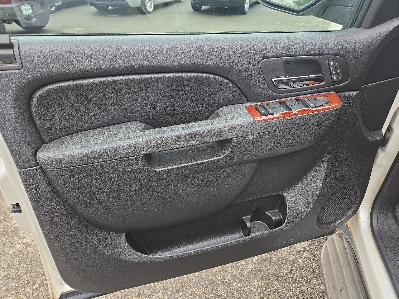 Chevrolet Avalanche 4WD Crew Cab LTZ 2010