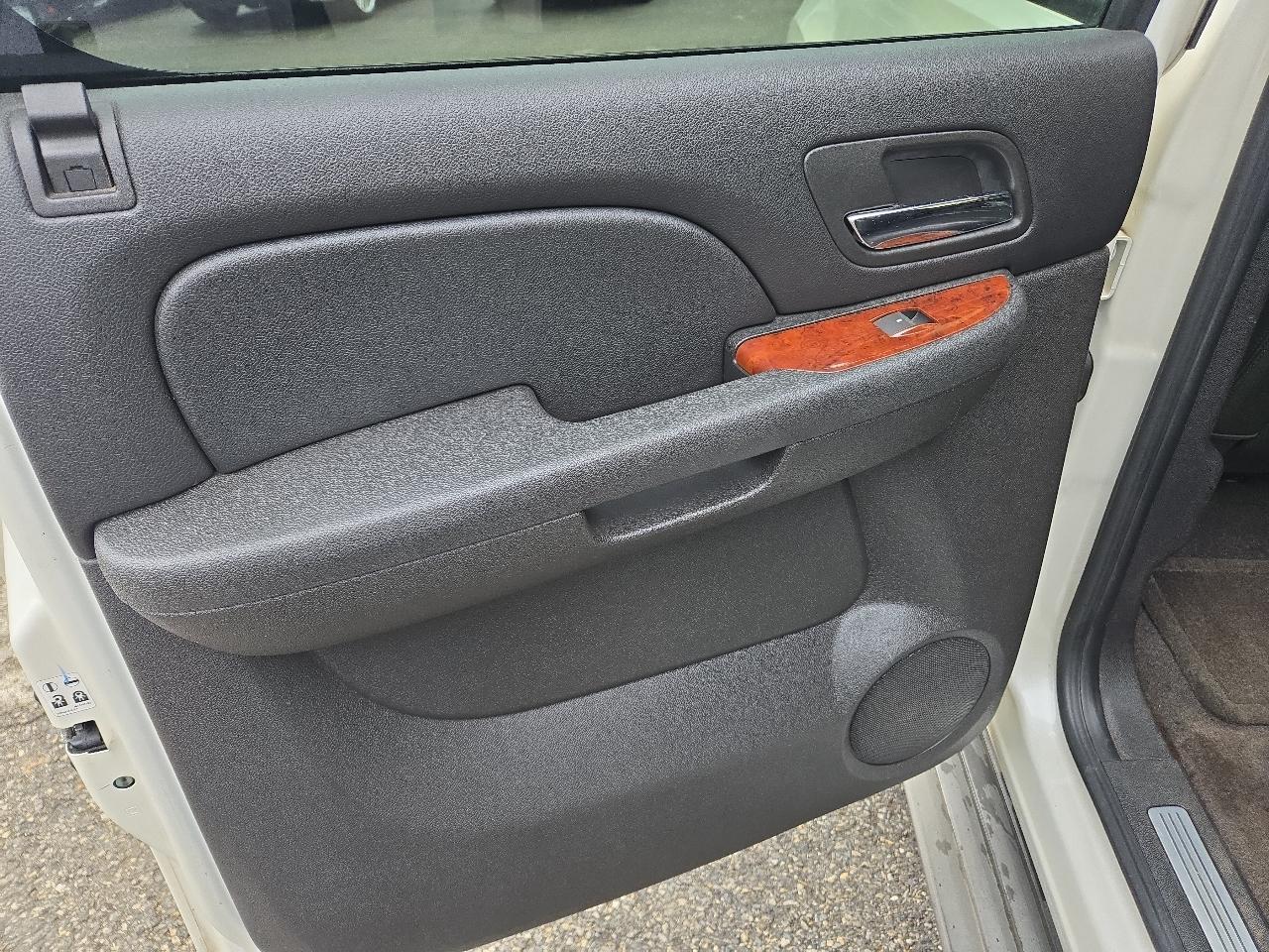 Chevrolet Avalanche 4WD Crew Cab LTZ 2010