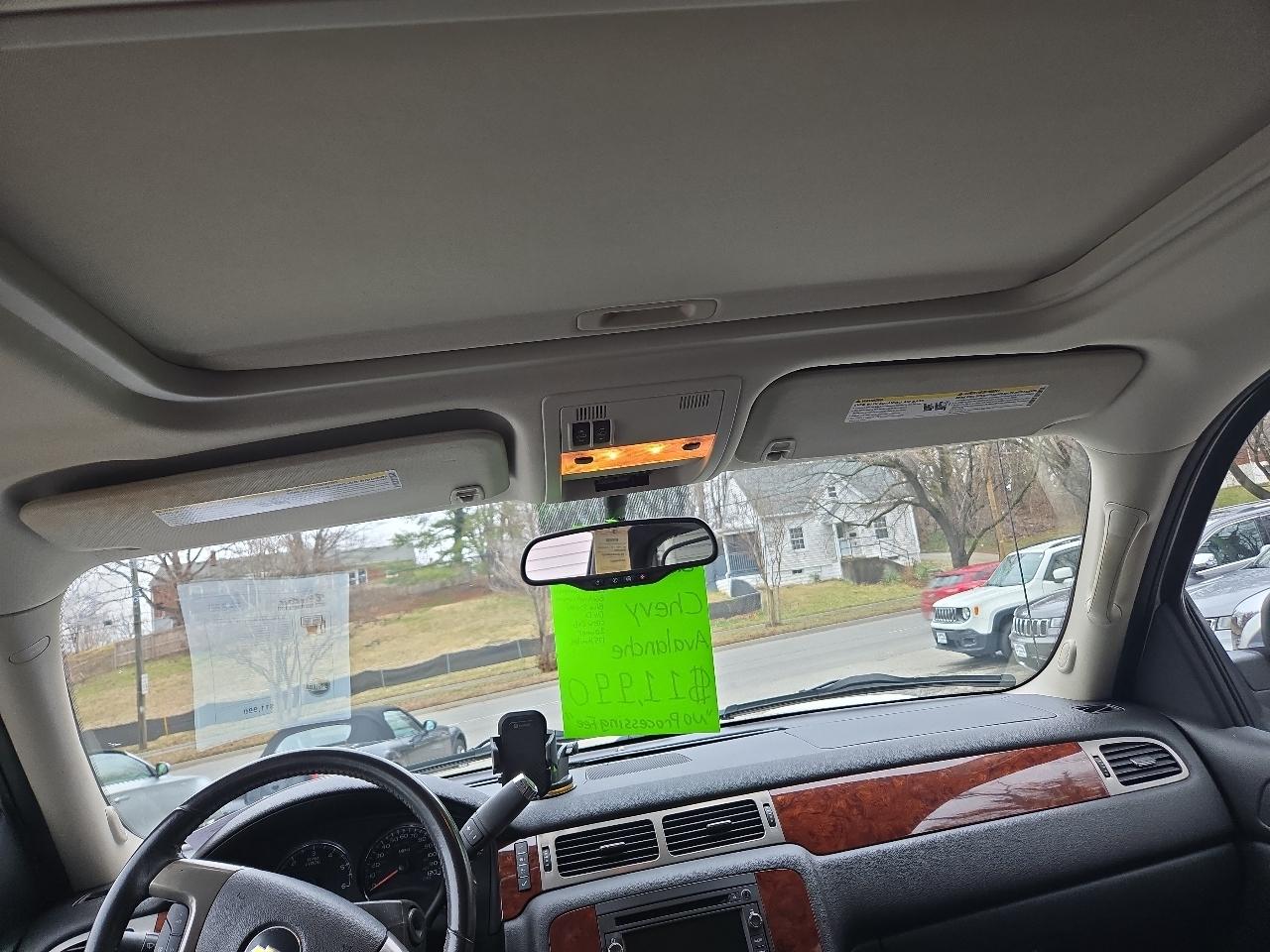 Chevrolet Avalanche 4WD Crew Cab LTZ 2010