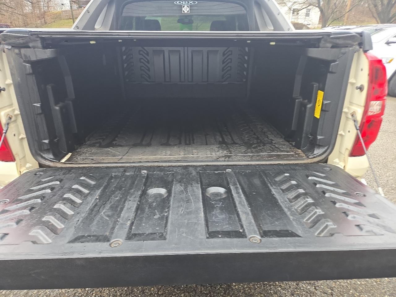 Chevrolet Avalanche 4WD Crew Cab LTZ 2010