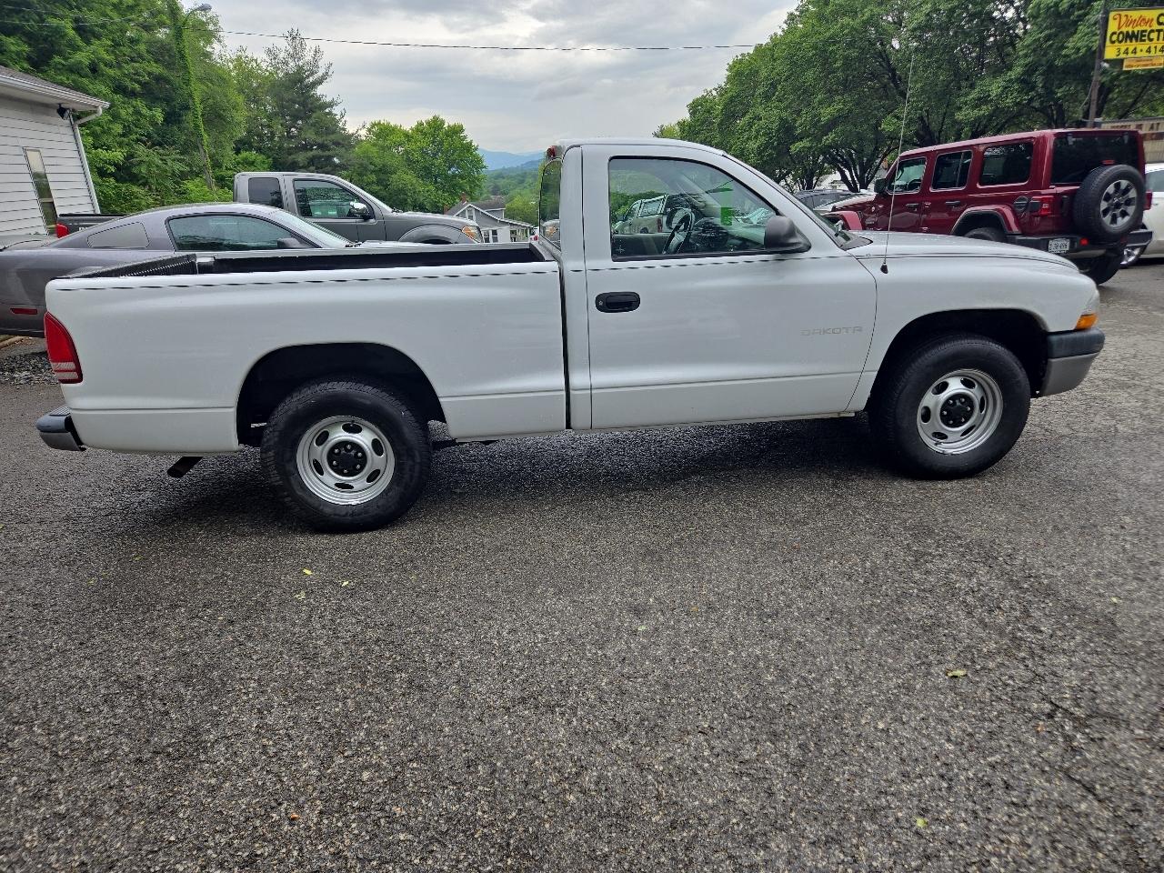 Dodge Dakota Reg Cab 112" WB Sport 2001