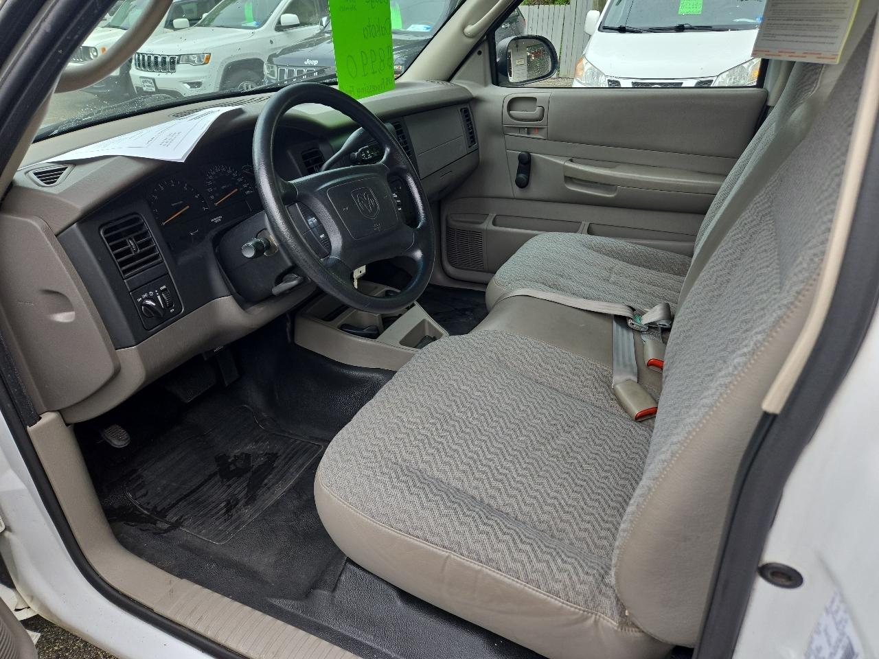Dodge Dakota Reg Cab 112" WB Sport 2001