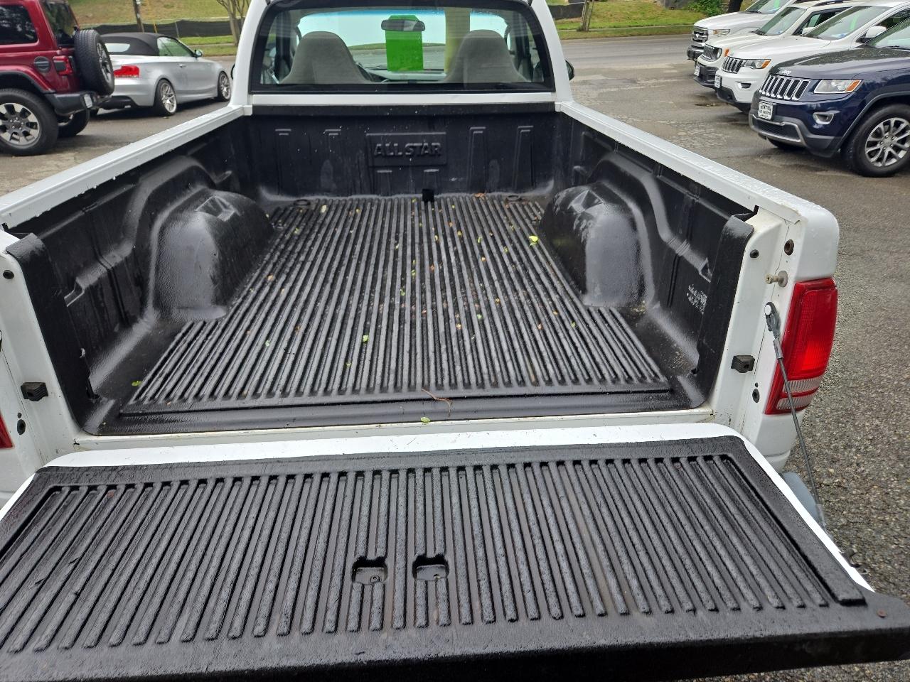 Dodge Dakota Reg Cab 112" WB Sport 2001