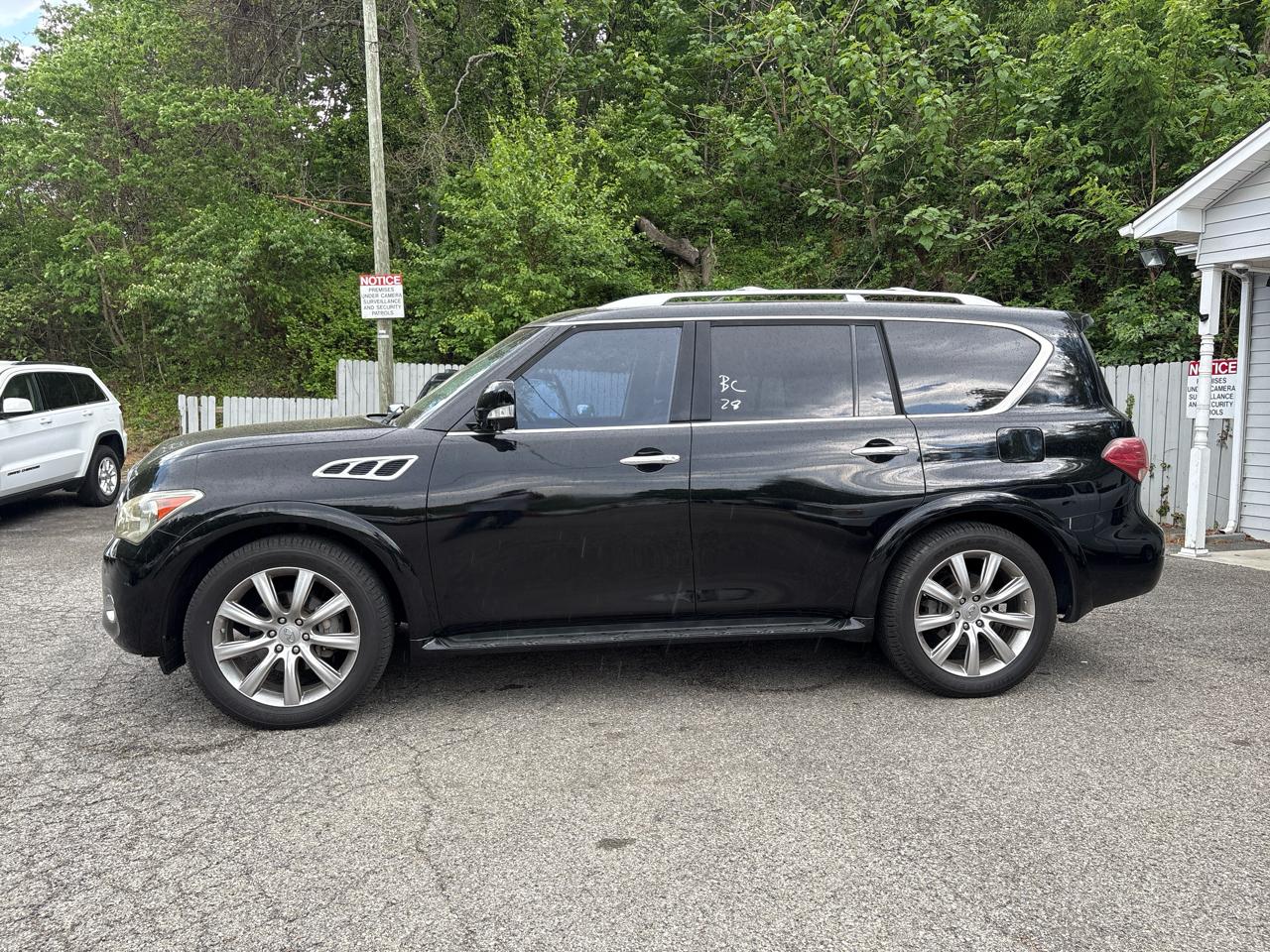 Infiniti QX56 2WD 4dr 7-passenger 2011