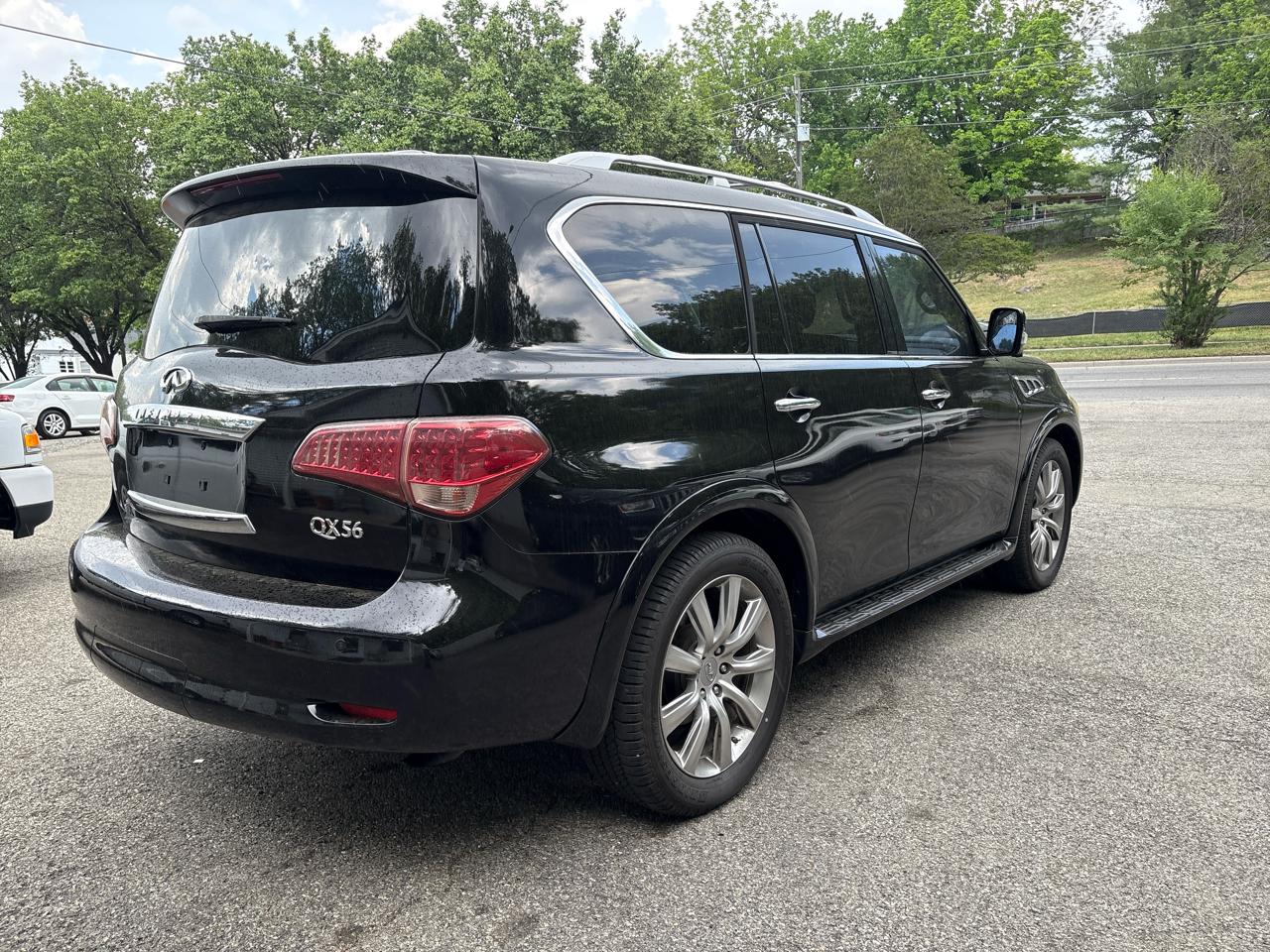 Infiniti QX56 2WD 4dr 7-passenger 2011