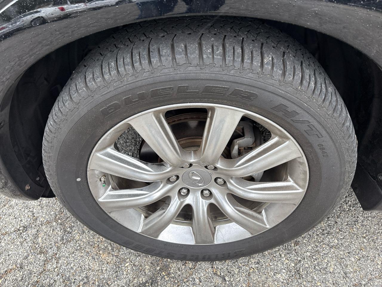 Infiniti QX56 2WD 4dr 7-passenger 2011