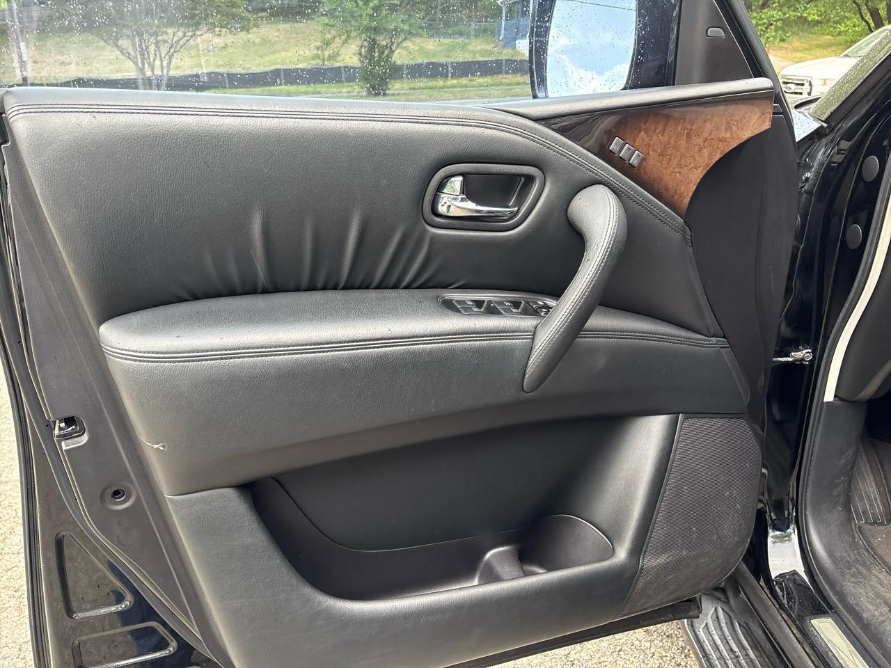 Infiniti QX56 2WD 4dr 7-passenger 2011