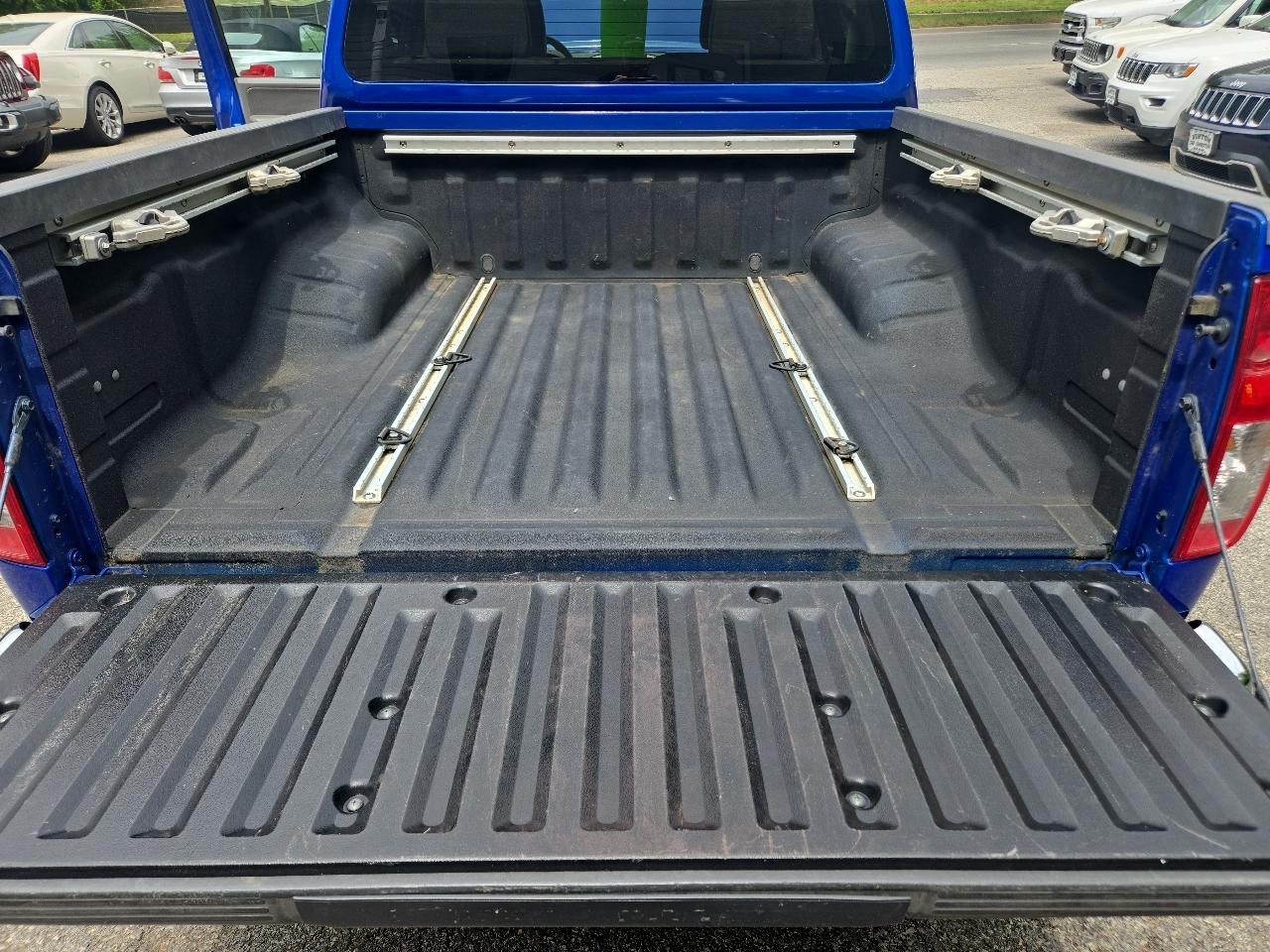 Nissan Frontier 4WD Crew Cab SWB Auto SL 2012