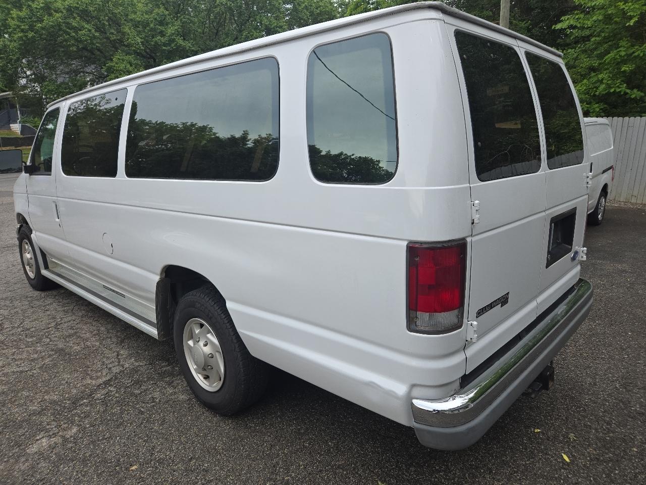 Ford Club Wagon Super 138" WB XLT 1997