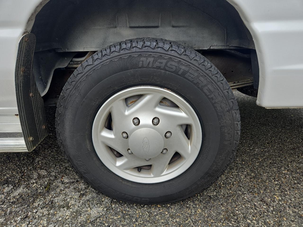 Ford Club Wagon Super 138" WB XLT 1997